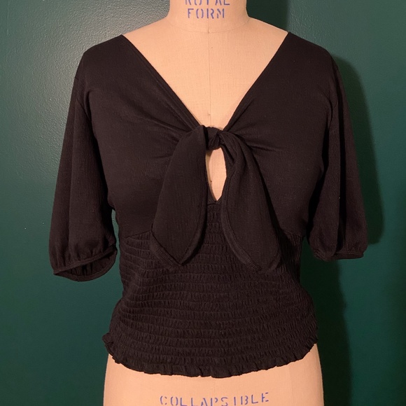 Black tie at front smocked top - Picture 1 of 2